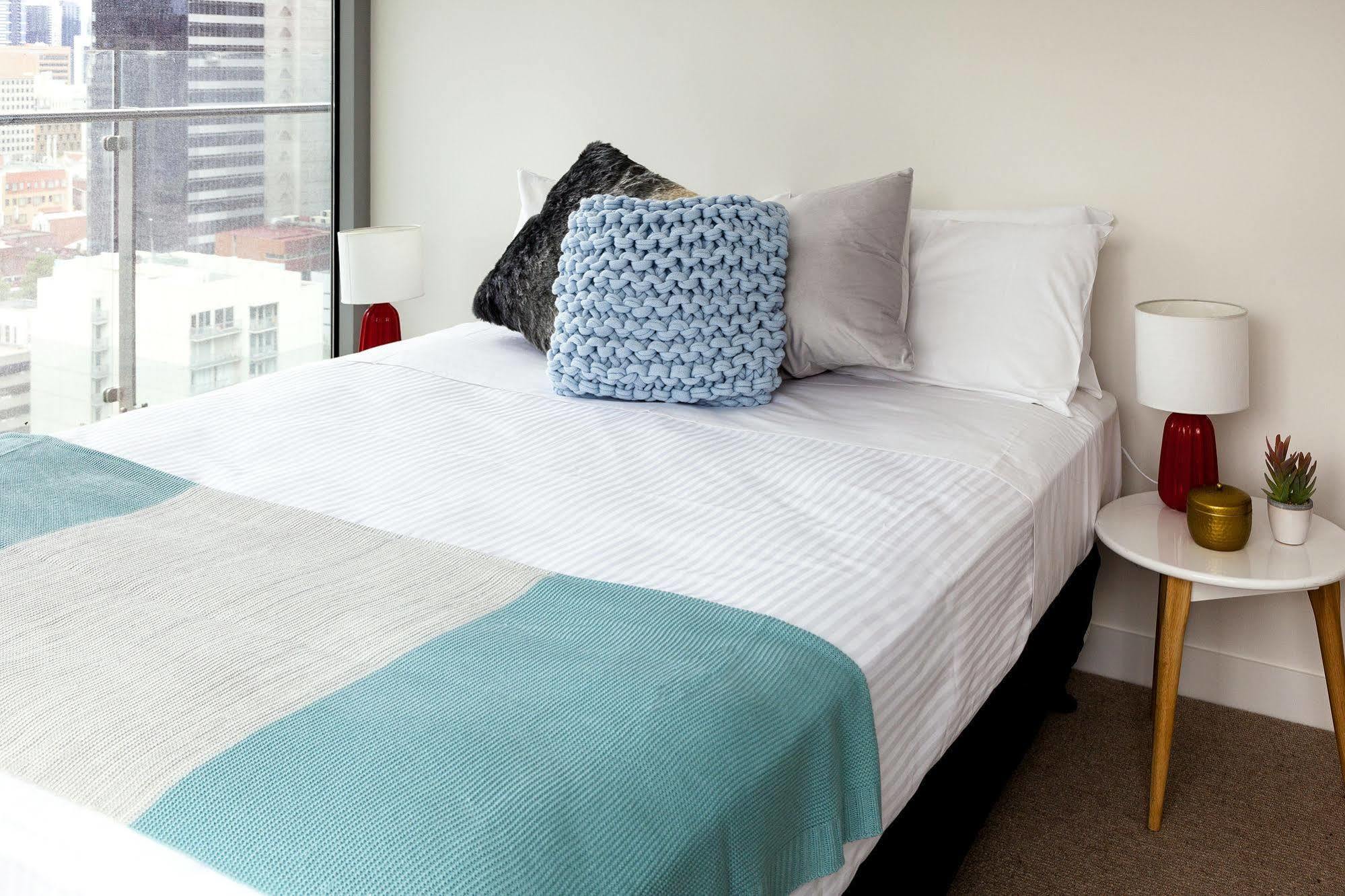 Akom Melbourne Aparthotel Exteriör bild